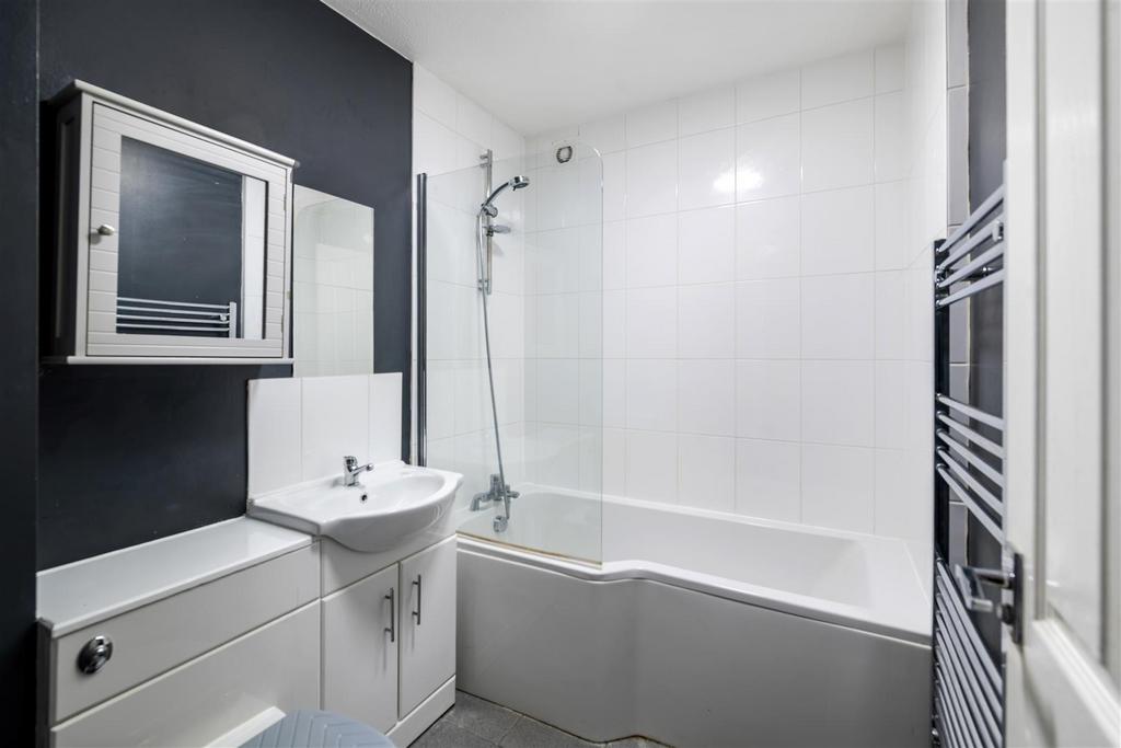 22 Lumley Court internals1.jpg