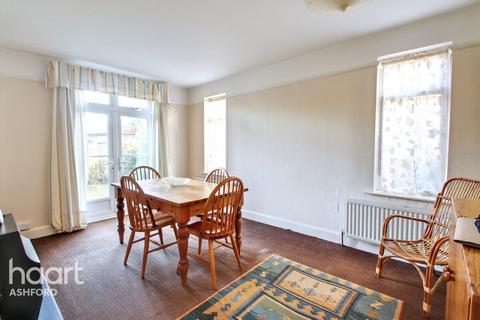 undefined, Warren Lane, Ashford