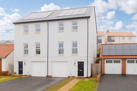 3 bedroom terraced house for sale, Tarka Way, Crediton, EX17