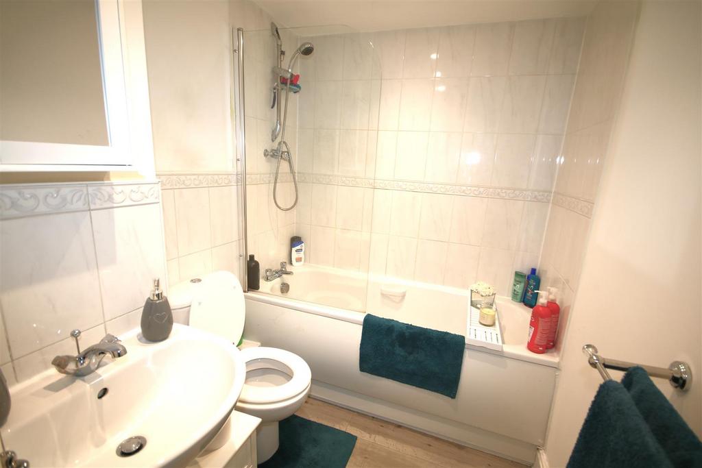 Family Basthroom.JPG