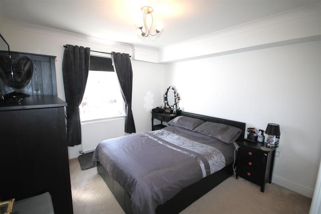 Bedroom 1a.JPG