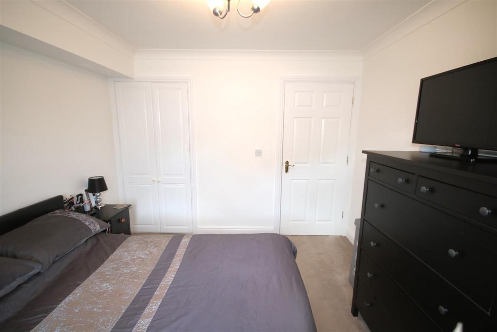 Bedroom 1b.JPG
