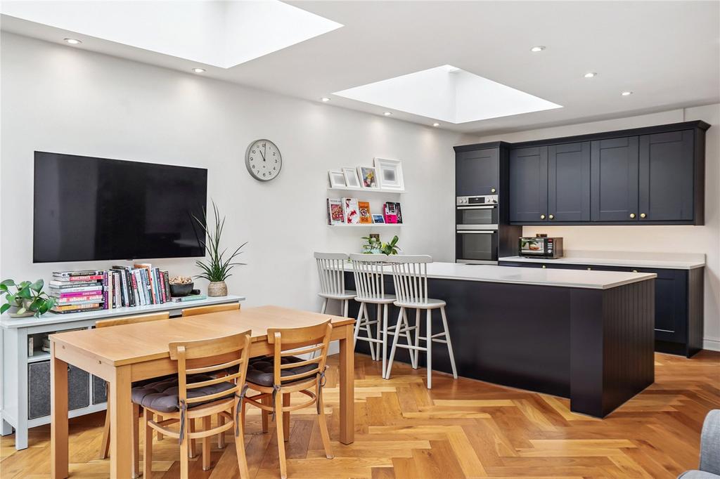 Kitchen/Dining Area