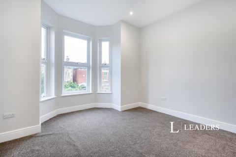3 bedroom flat to rent, Yarborough Road, PO5