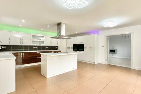 5 bedroom detached house for sale, Main Road, Crewe CW2