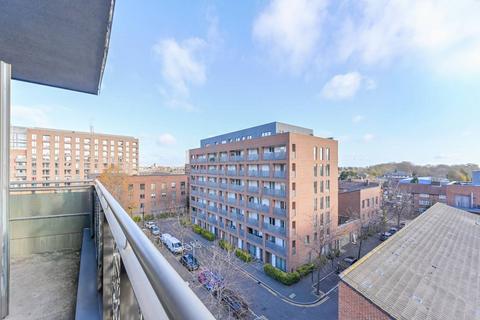 2 bedroom flat to rent, Maddison BUilding, E16, Canning Town, London, E16