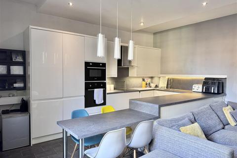 2 bedroom apartment to rent, Heworth Croft, York
