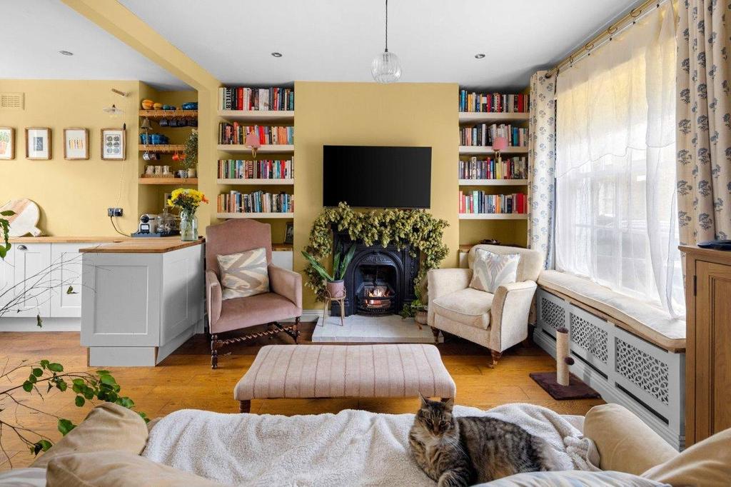 Living Room/Kitchen