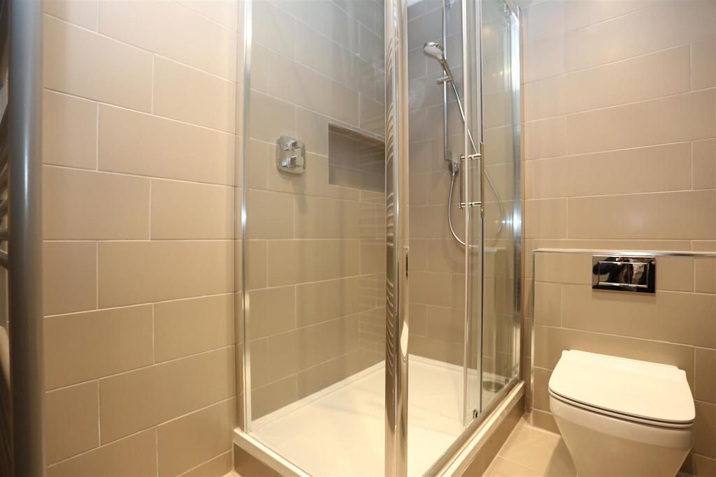 5, 29 Vernon Terrace Shower Room.JPG
