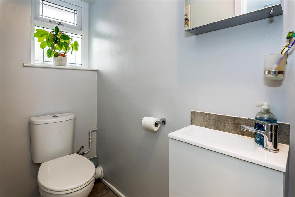 Guest cloakroom toilet SAPL3711-20251124-Dx O Deep P