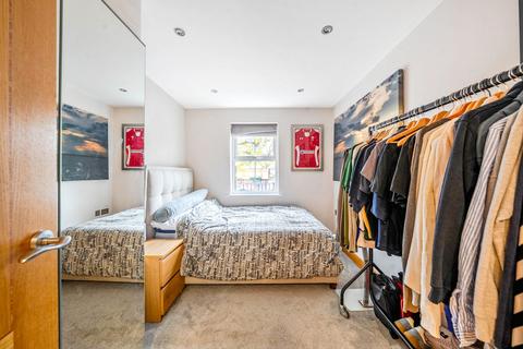 3 bedroom apartment for sale, Richmond Road, Kew Court Richmond Road, KT2