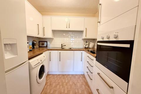 1 bedroom retirement property for sale, Manor Farm Lane, Egham, Surrey, TW20