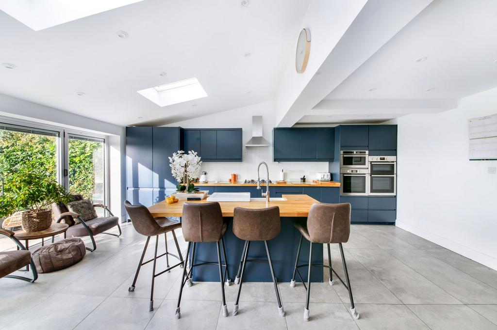 Living dining kitchen