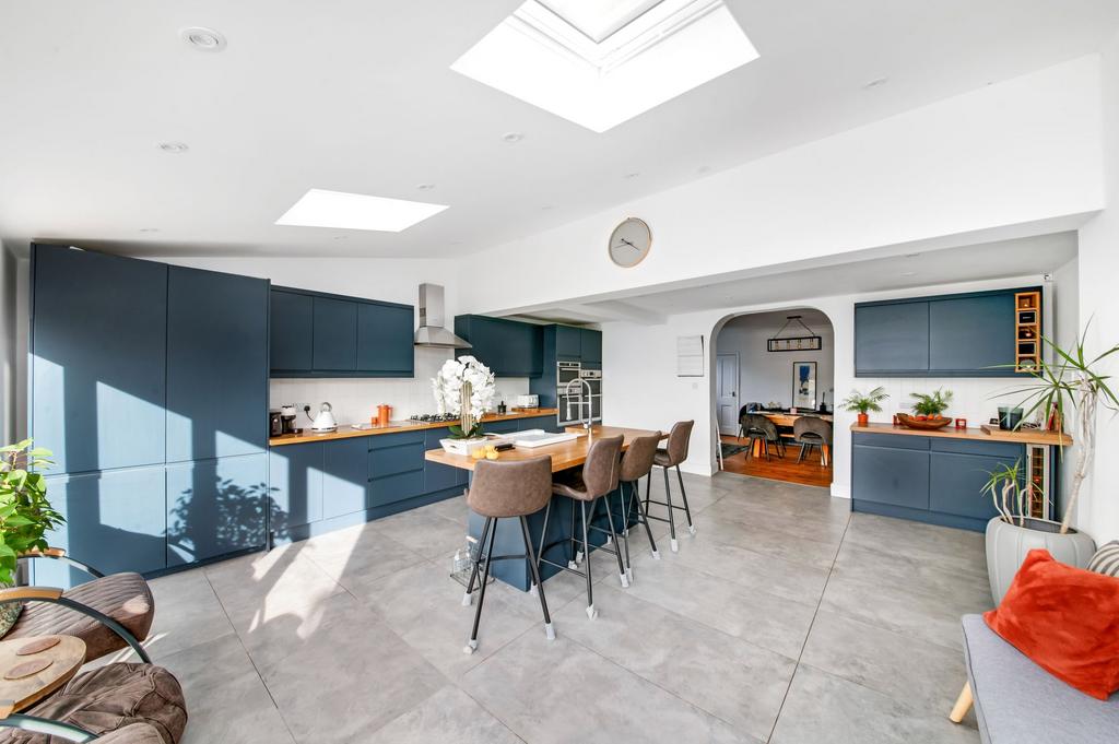 Living dining kitchen