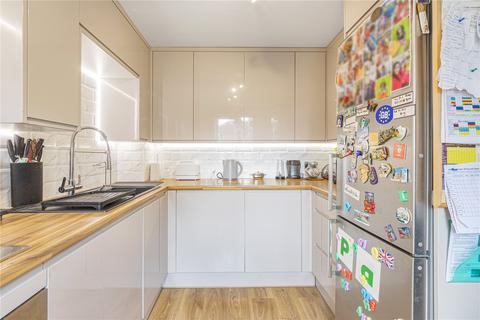 2 bedroom flat for sale, West Street, Gravesend, Kent, DA11
