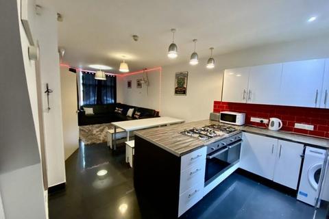 7 bedroom house to rent, Monica Grove, Manchester M19