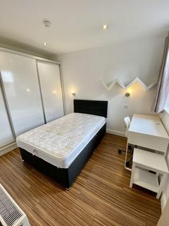 7 bedroom house to rent, Monica Grove, Manchester M19