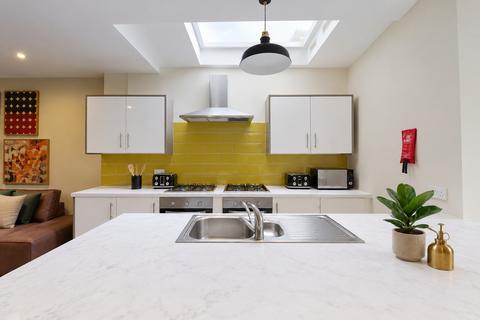 8 bedroom house to rent, Whitby Road, Manchester M14