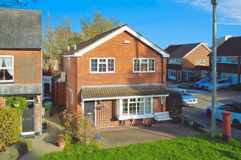 4 bedroom detached house for sale, Leverstock Green Road, Hemel Hempstead HP3