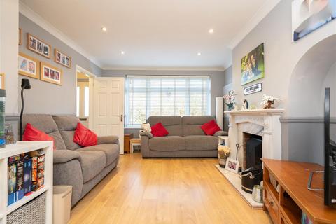 3 bedroom semi-detached house for sale, Outwood Common Road, Billericay CM11