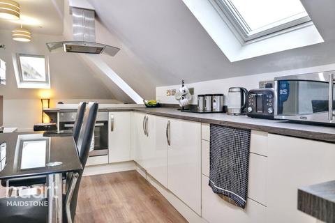 2 bedroom apartment for sale, Romney Place, Maidstone