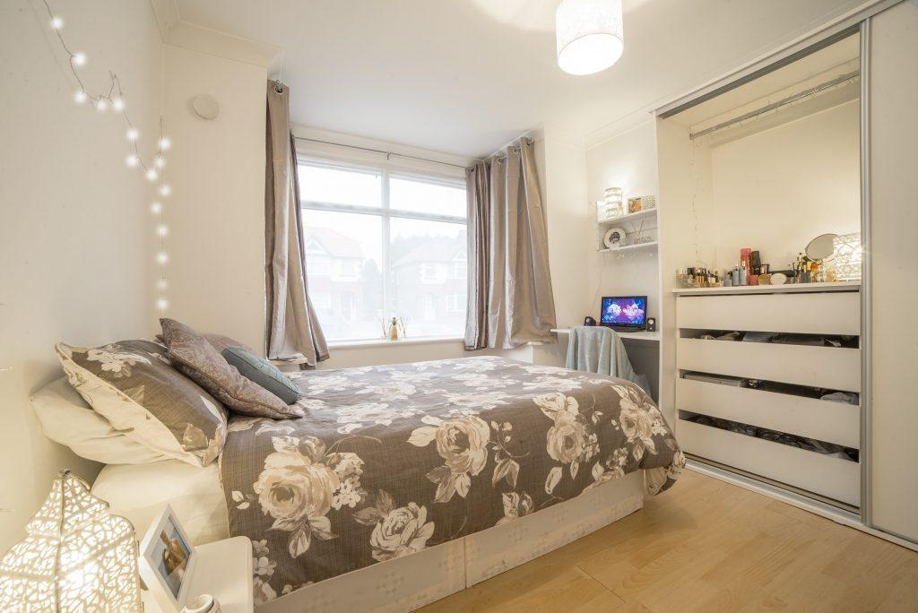 Bright, neatly presented double bedroom with a ...
