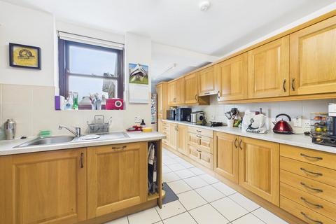 5 bedroom semi-detached house to rent, St Saviour - REN079