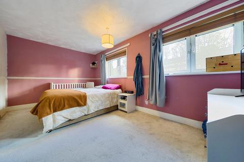 2 bedroom ground floor maisonette for sale, St. Mary Street, Woolwich, SE18