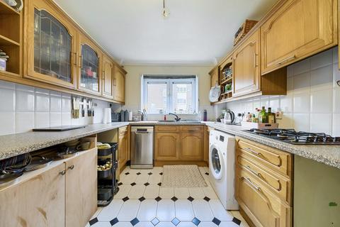 2 bedroom ground floor maisonette for sale, St. Mary Street, Woolwich, SE18
