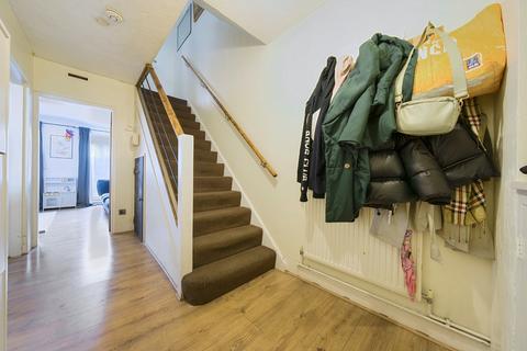 2 bedroom ground floor maisonette for sale, St. Mary Street, Woolwich, SE18