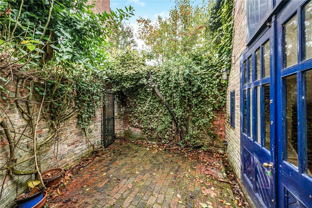 Entrance Courtyard