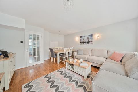 3 bedroom end of terrace house for sale, Westbury Close, Shepperton, TW17