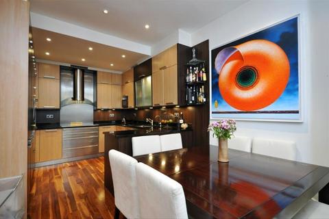 3 bedroom flat to rent, Greencroft Gardens, London NW6