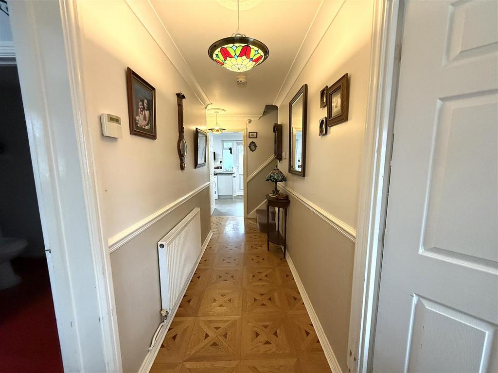 146 lb way hall.jpeg