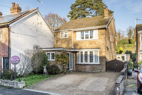 Madeline Road, Petersfield, Hampshire, GU31