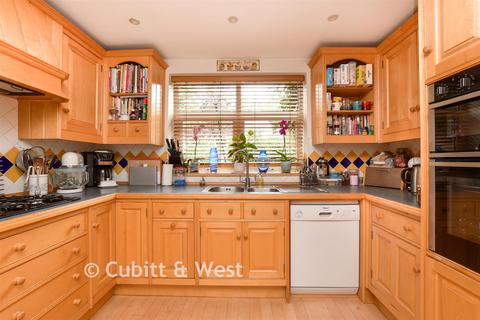 undefined, Green Curve, Banstead, Surrey