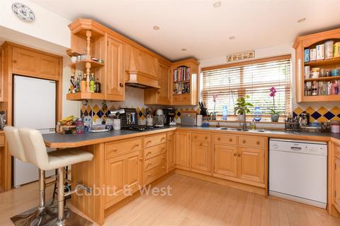 undefined, Green Curve, Banstead, Surrey