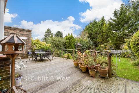 undefined, Green Curve, Banstead, Surrey