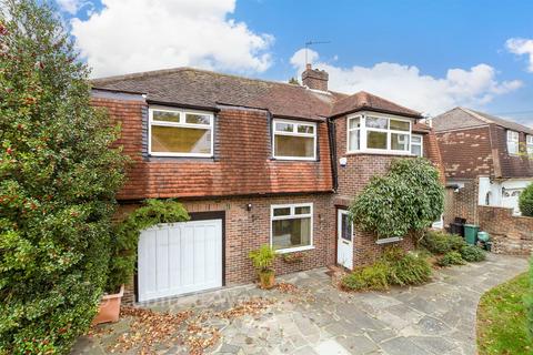 3 bedroom detached house for sale, Green Curve, Banstead SM7