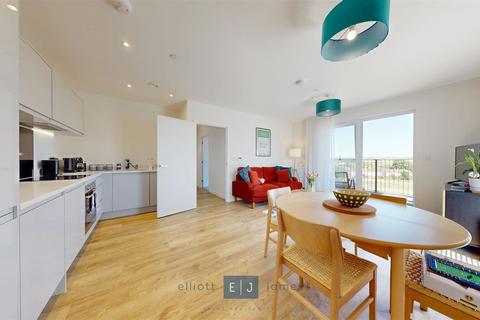 2 bedroom apartment to rent, Epping Gate, Loughton IG10