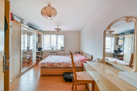 undefined, St. Giles Close, Heston, Hounslow, TW5