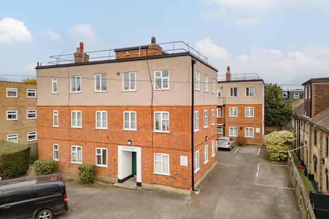 Montague Road, London SW19
