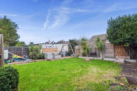 undefined, Chertsey Road, Ashford, Surrey, TW15
