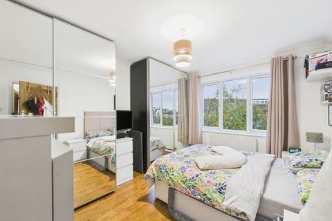 undefined, Chertsey Road, Ashford, Surrey, TW15