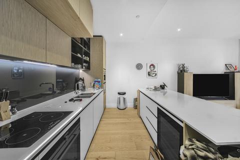 3 bedroom apartment to rent, Riverlight Quay London SW11