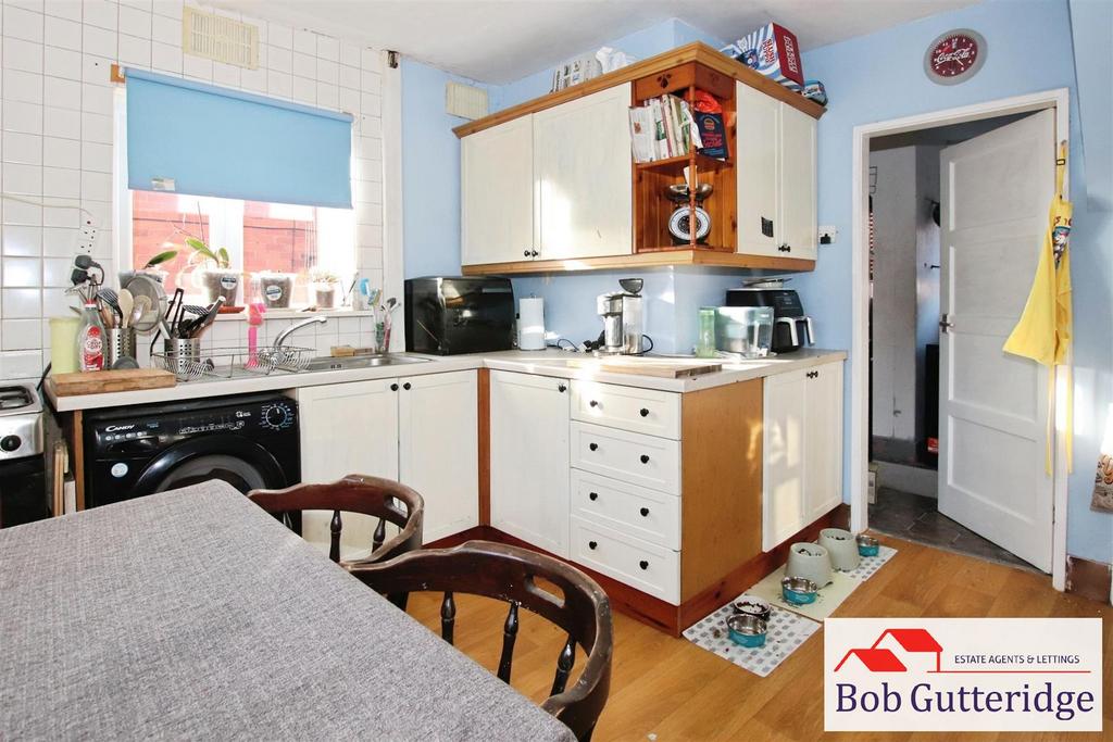 Fitted kitchen