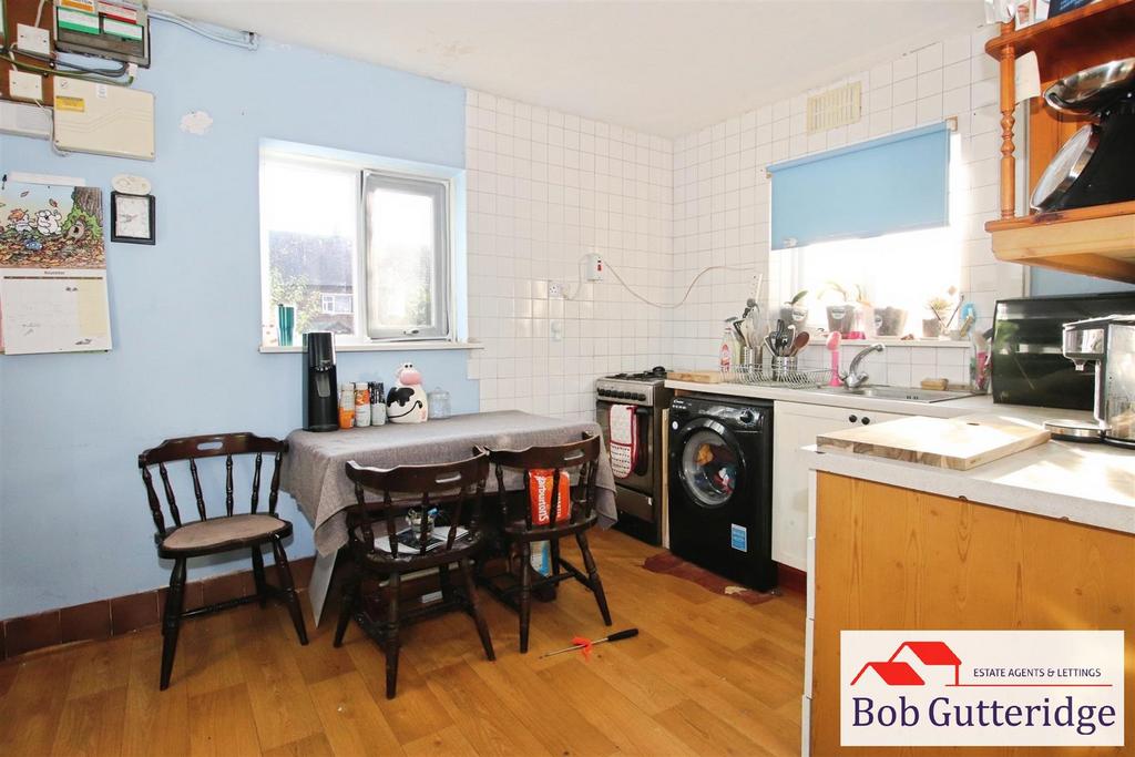 Fitted kitchen