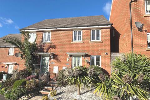 2 bedroom semi-detached house for sale, St. Wilfred Drive, East Cowes
