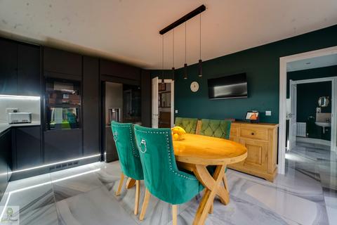 4 bedroom detached house for sale, Donisthorpe Place, Stafford, Staffordshire, ST18