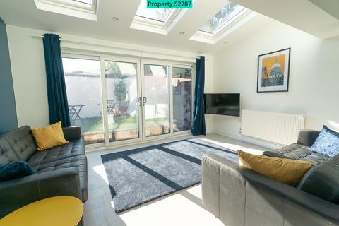 6 bedroom townhouse to rent, Spear Road, Southampton, SO14 6UG